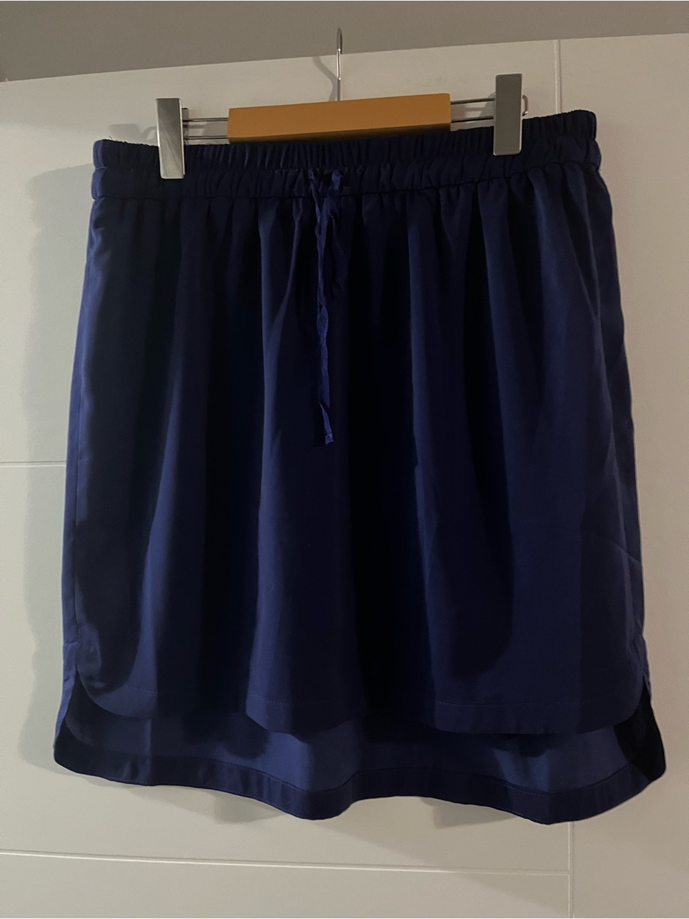 Women’s High-Low Drawstring Skirt in Navy